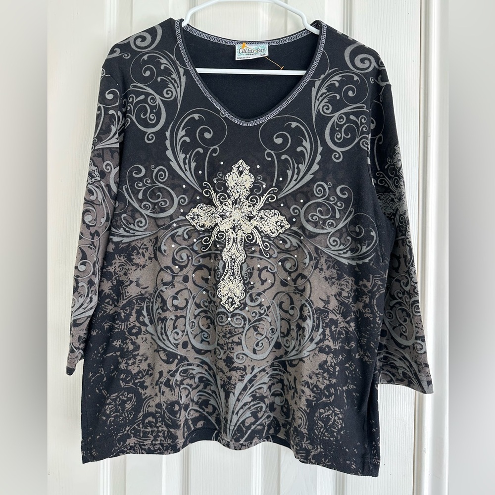 NWOT Vintage Cactus Bay Artsy Cross Floral Shirt size XXL. Black Gray. Sequins.
